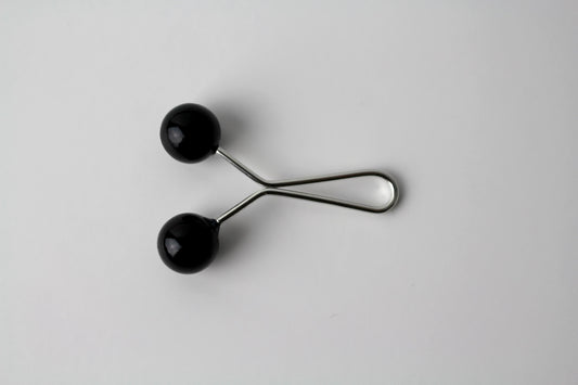 Elegant Pearl Black Hijab Clip No.2