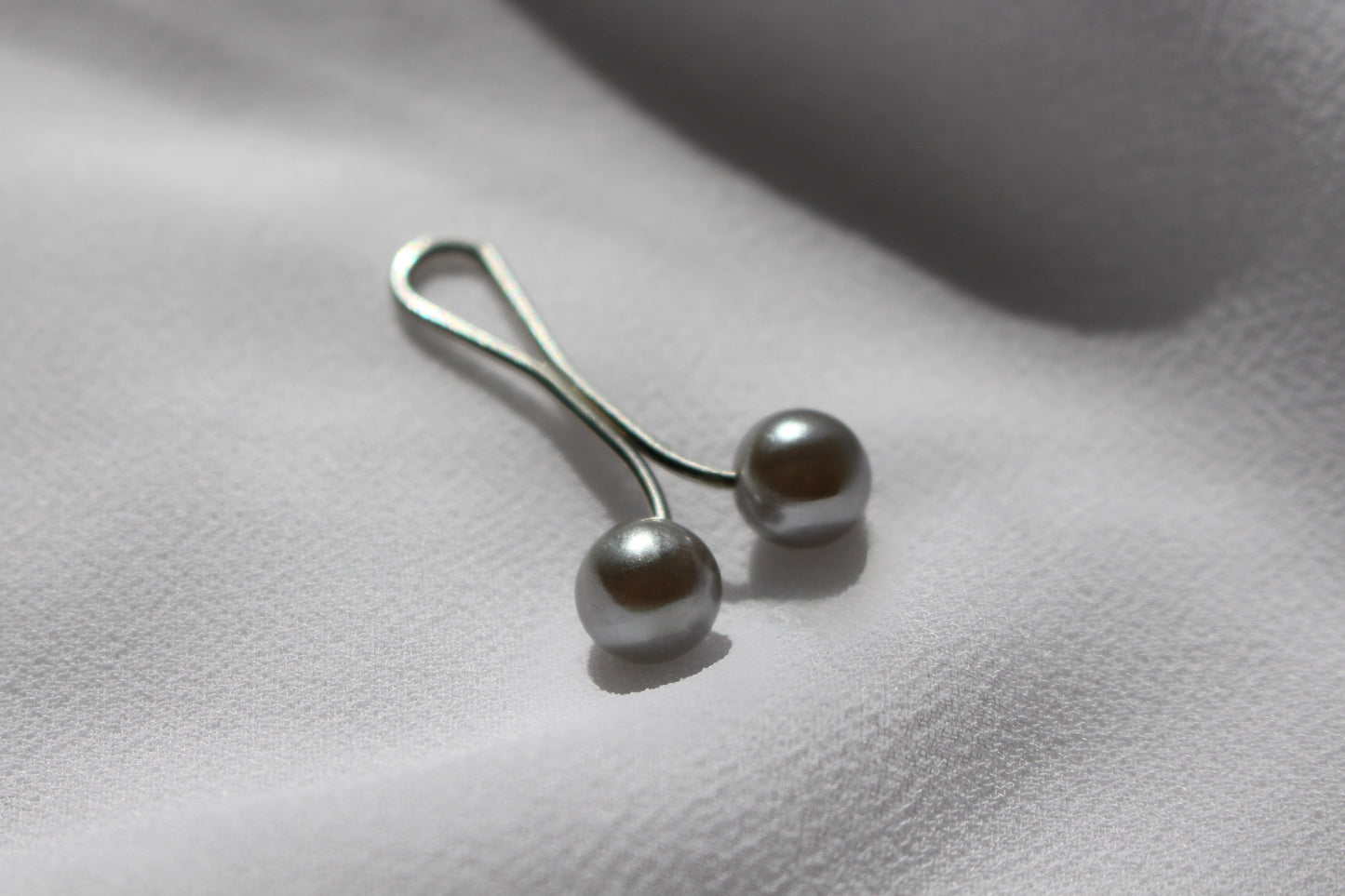 Elegant Pearl Grey Hijab Clip