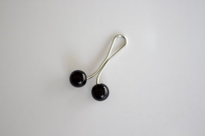 Elegant Pearl Black Hijab Clip No.1