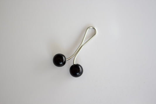 Elegant Pearl Black Hijab Clip No.1