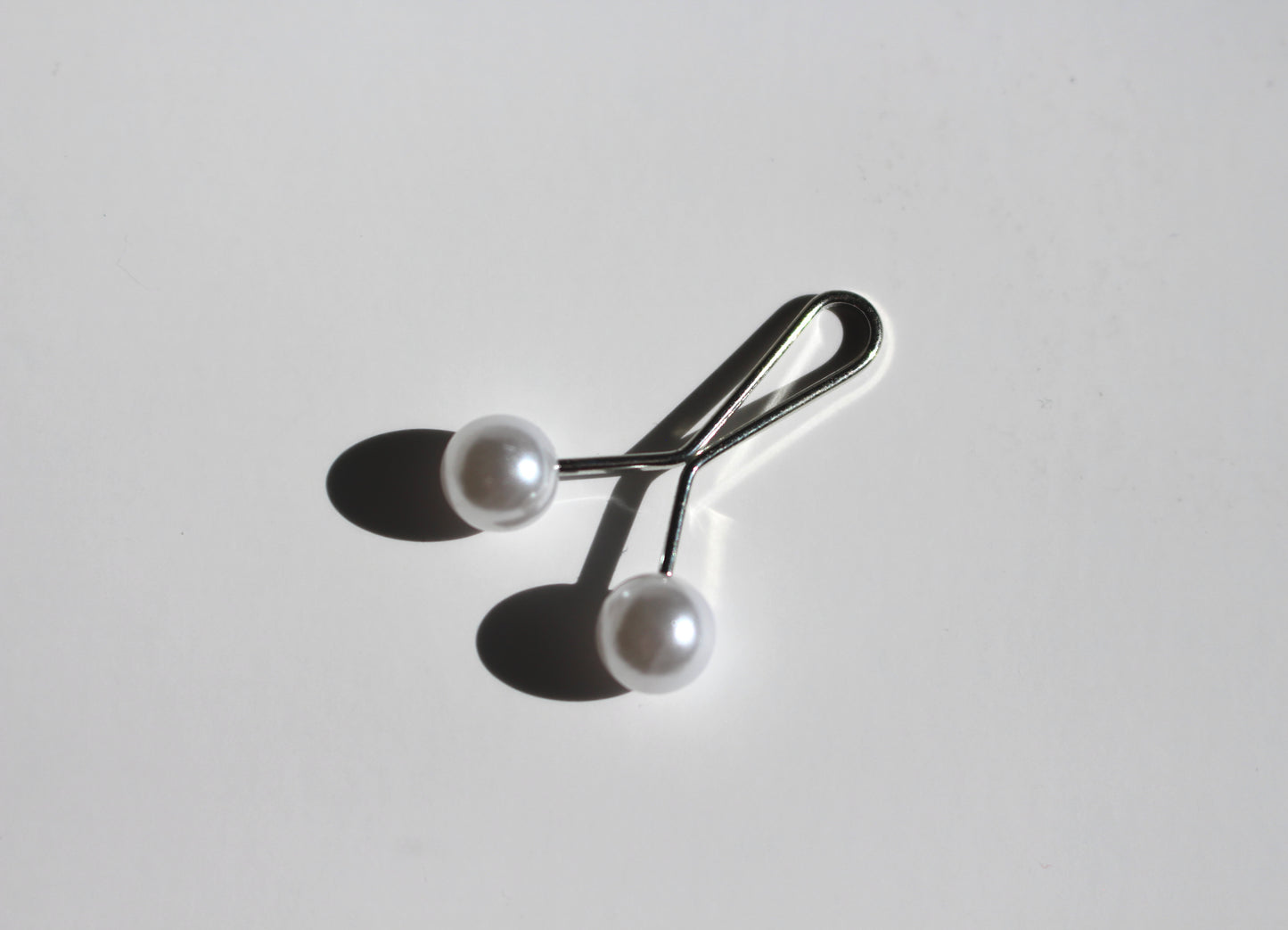 Elegant Clean White Hijab Clip No.2