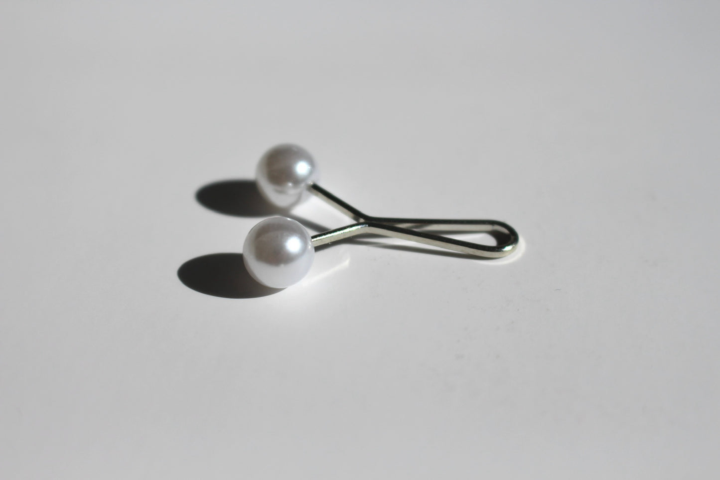 Elegant Clean White Hijab Clip No.2