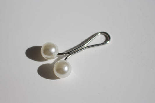 Elegant Pearl White Hijab Clip No.1