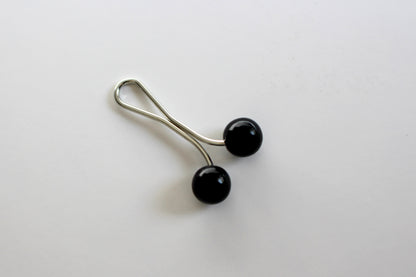 Elegant Pearl Black Hijab Clip No.1